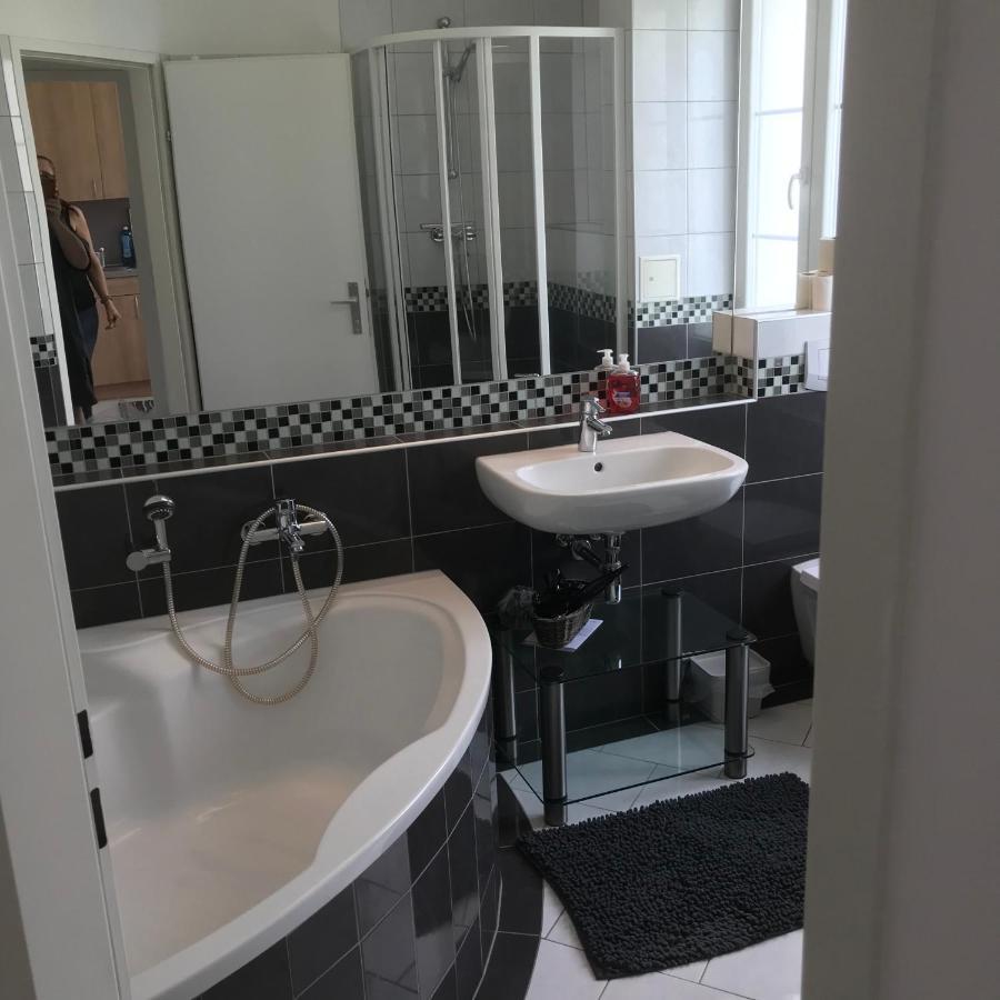 Lg Living Apartment Щокерау Екстериор снимка